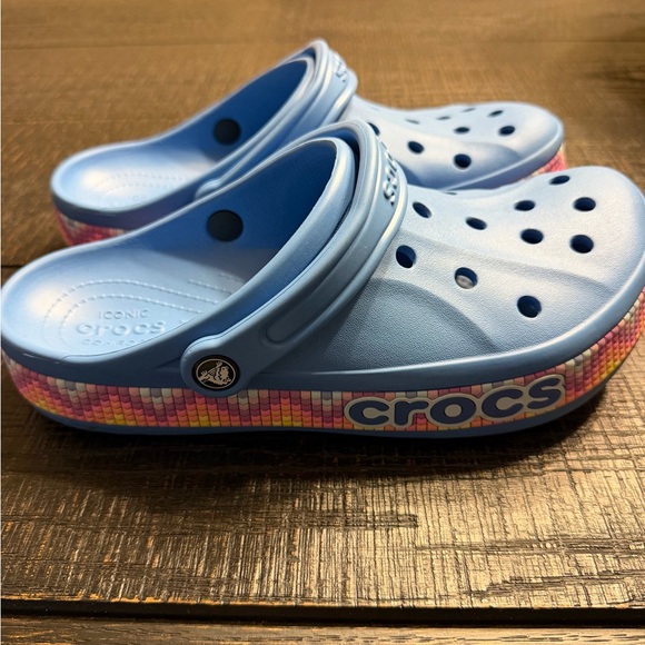 CROCS - Picture 2 of 4